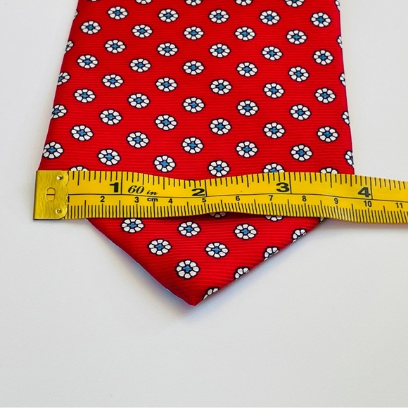 BROOKS BROTHERS Basics 100% Silk Necktie Designer Red w Blue Medallions Print - Picture 3 of 5